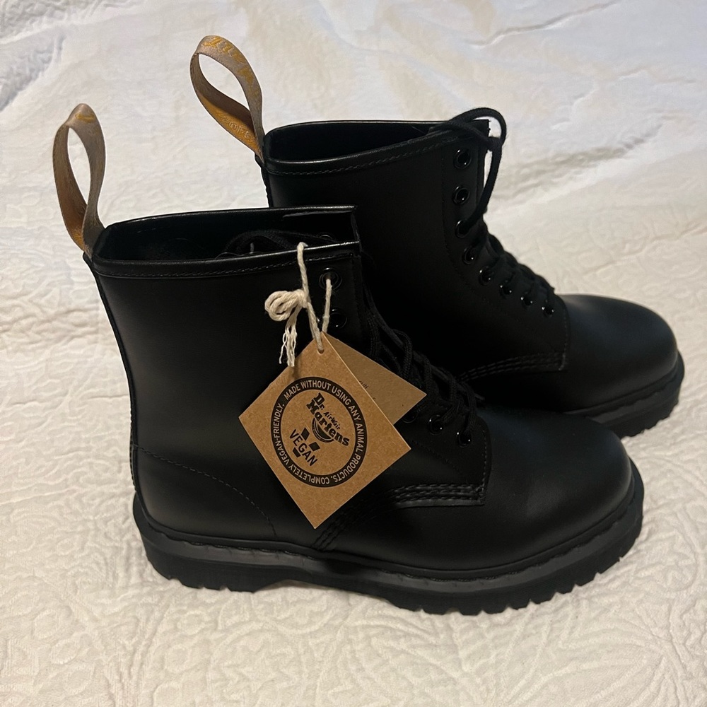 Dr Martens Vegan 1460 Bex Mono Lace Up Boots - BRAND NEW